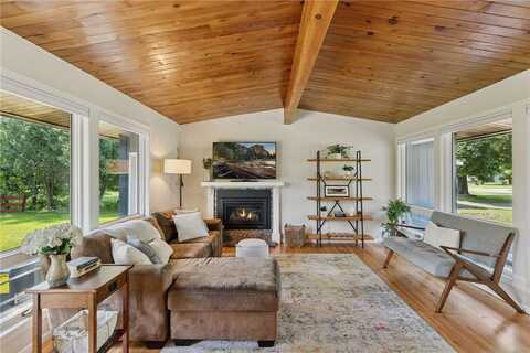 3030 Arona Street, Roseville, MN 55113