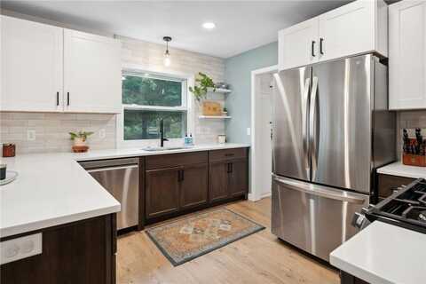 869 Kenneth Street, Saint Paul, MN 55116