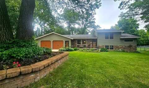 1912 S Oak Knoll Drive NE, Alexandria, MN 56308