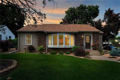 743 Cottage Avenue W, Saint Paul, MN 55117