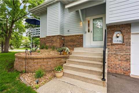 11206 Vessey Circle, Bloomington, MN 55437