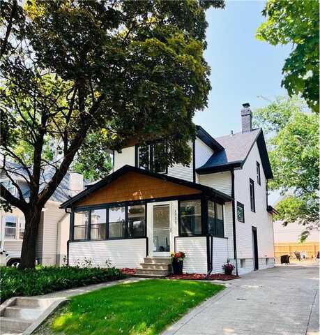 1711 Selby Avenue, Saint Paul, MN 55104