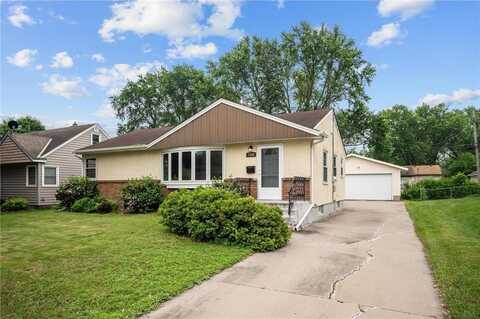 1306 Ryan Avenue W, Roseville, MN 55113