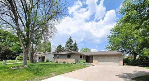 1420 17th Street W, Hastings, MN 55033
