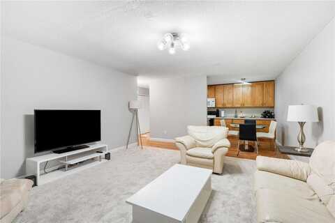 2009 E 122nd Street, Burnsville, MN 55337