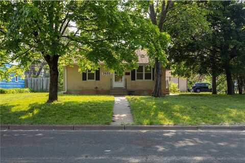 5602 Knox Avenue N, Brooklyn Center, MN 55430