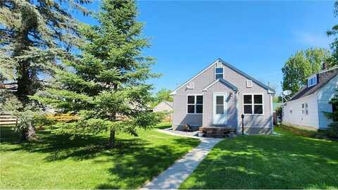 908 11th Street, International Falls, MN 56649