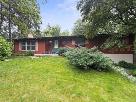 800 Ithaca Lane N, Plymouth, MN 55447