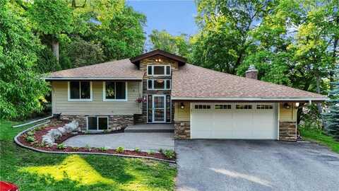 30 Tonka Bay Lane, Tonka Bay, MN 55331