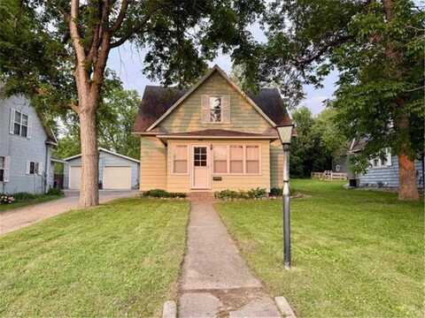 926 N Park Street, Fergus Falls, MN 56537