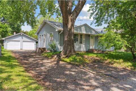 2237 Holloway Avenue E, North Saint Paul, MN 55109