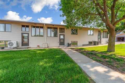 635 5th Street, Windom, MN 56101