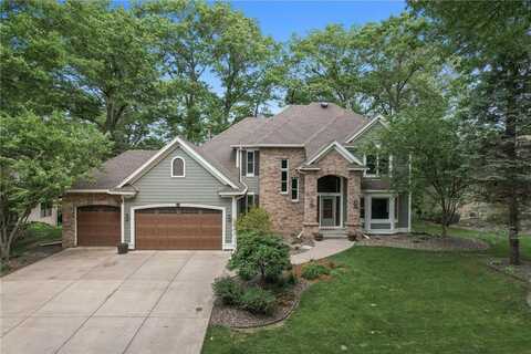 36 Forest Trail, Mahtomedi, MN 55115