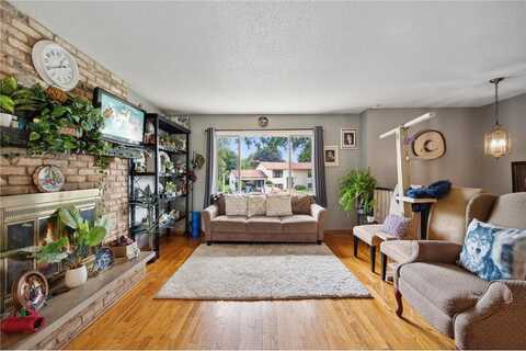 1613 Lyn Curve Avenue N, Minneapolis, MN 55411