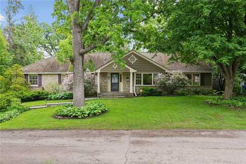 10 Woodland Rd, Edina, MN 55424