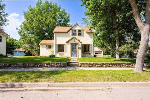301 8th Avenue E, Alexandria, MN 56308