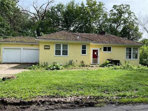 11405 Timberline Rd, Hopkins, MN 55305