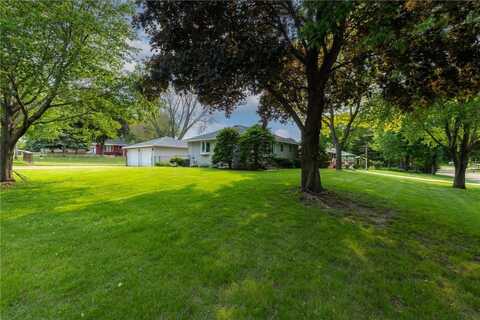 6943 Upper 5th Street N, Oakdale, MN 55128