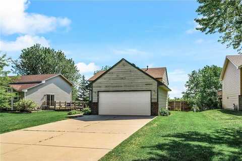 3729 Hamlet Avenue N, Oakdale, MN 55128