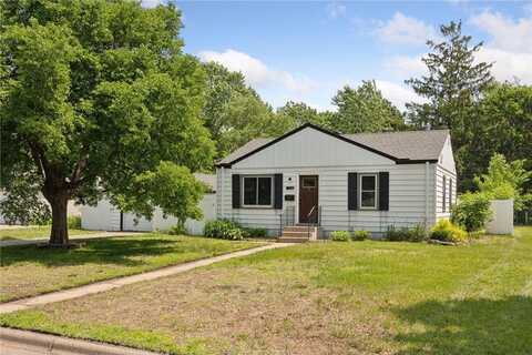 5626 Knox Avenue N, Brooklyn Center, MN 55430