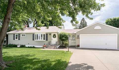 1284 Lealand Road E, Maplewood, MN 55109