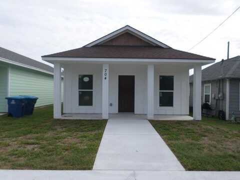 704 N Gagon Street, Rockport, TX 78382