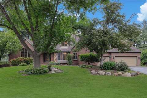 8950 Hidden Meadow Road, Woodbury, MN 55125