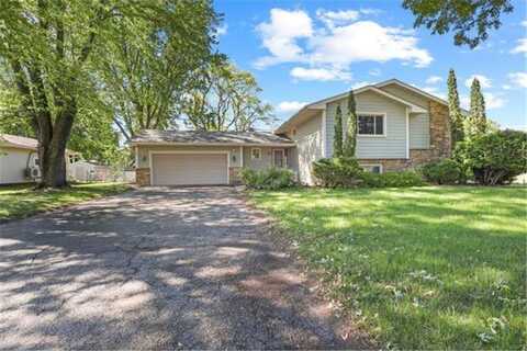 720 Tanglewood Drive, Shoreview, MN 55126