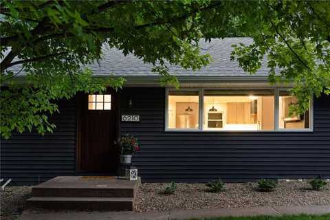 6210 Cardinal Avenue, Excelsior, MN 55331