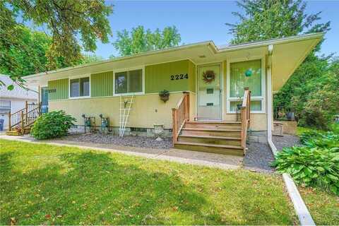 2226 South Avenue E, North Saint Paul, MN 55109