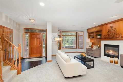 10776 Falling Water Lane, Woodbury, MN 55129