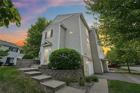 2961 Village Court, Chanhassen, MN 55317