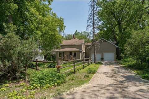 242 Skyview Lane, Mankato, MN 56001