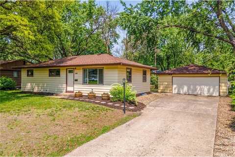 2718 63rd Avenue N, Brooklyn Center, MN 55430