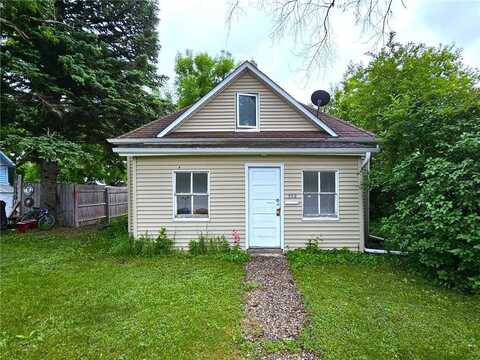 702 E Junius Avenue, Fergus Falls, MN 56537