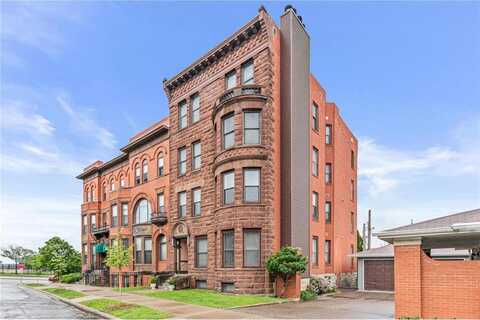 168 College Avenue W, Saint Paul, MN 55102