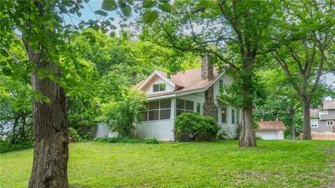 3672 Snelling Avenue N, Arden Hills, MN 55112