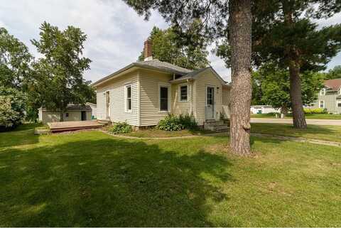 717 2nd Avenue NE, Waseca, MN 56093