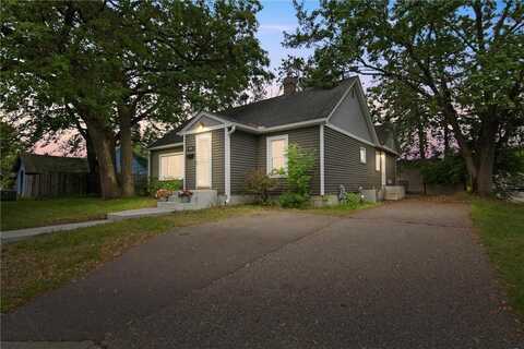 613 5th Street NW, Elk River, MN 55330