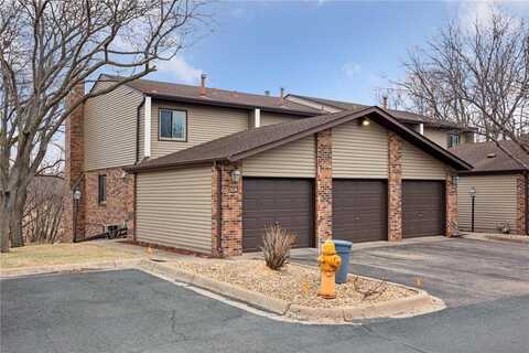 2436 Mendelssohn Lane N, Golden Valley, MN 55427