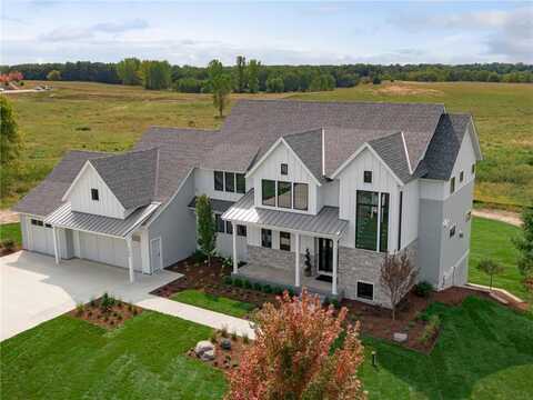 305 Old Wildwood Road, Mahtomedi, MN 55115