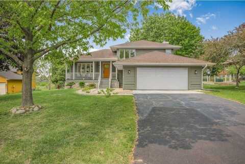 7470 Canyon Curve, Chanhassen, MN 55317