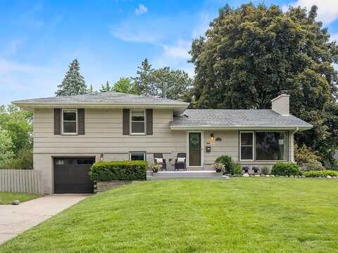 2272 Overlook Drive, Bloomington, MN 55431