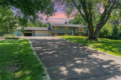 897 Willow Ridge Road, Hudson, WI 54016