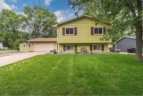 10440 Hummingbird Street NW, Coon Rapids, MN 55433