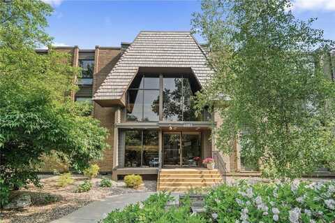 6085 Lincoln Drive, Edina, MN 55436