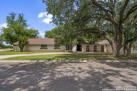 11 El Norte Circle, Uvalde, TX 78801