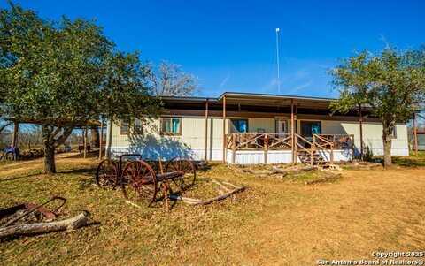 762 CR 108, Floresville, TX 78114