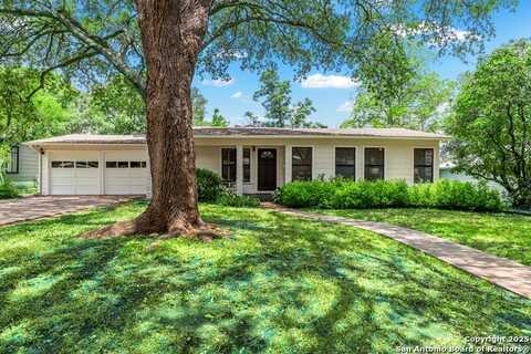 419 Woodcrest Dr, San Antonio, TX 78209