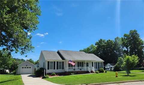 6715 Mann Avenue, Gloucester, VA 23061
